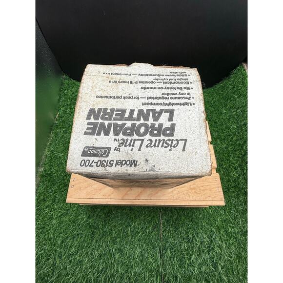 Vintage Coleman Leisure Line Propane Lantern – Model 5130-700-No Glass - Picture 5 of 9